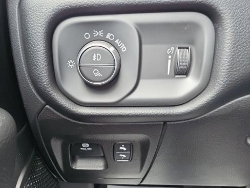 Used 2021 RAM 1500 Big Horn AWD/4WD image 10