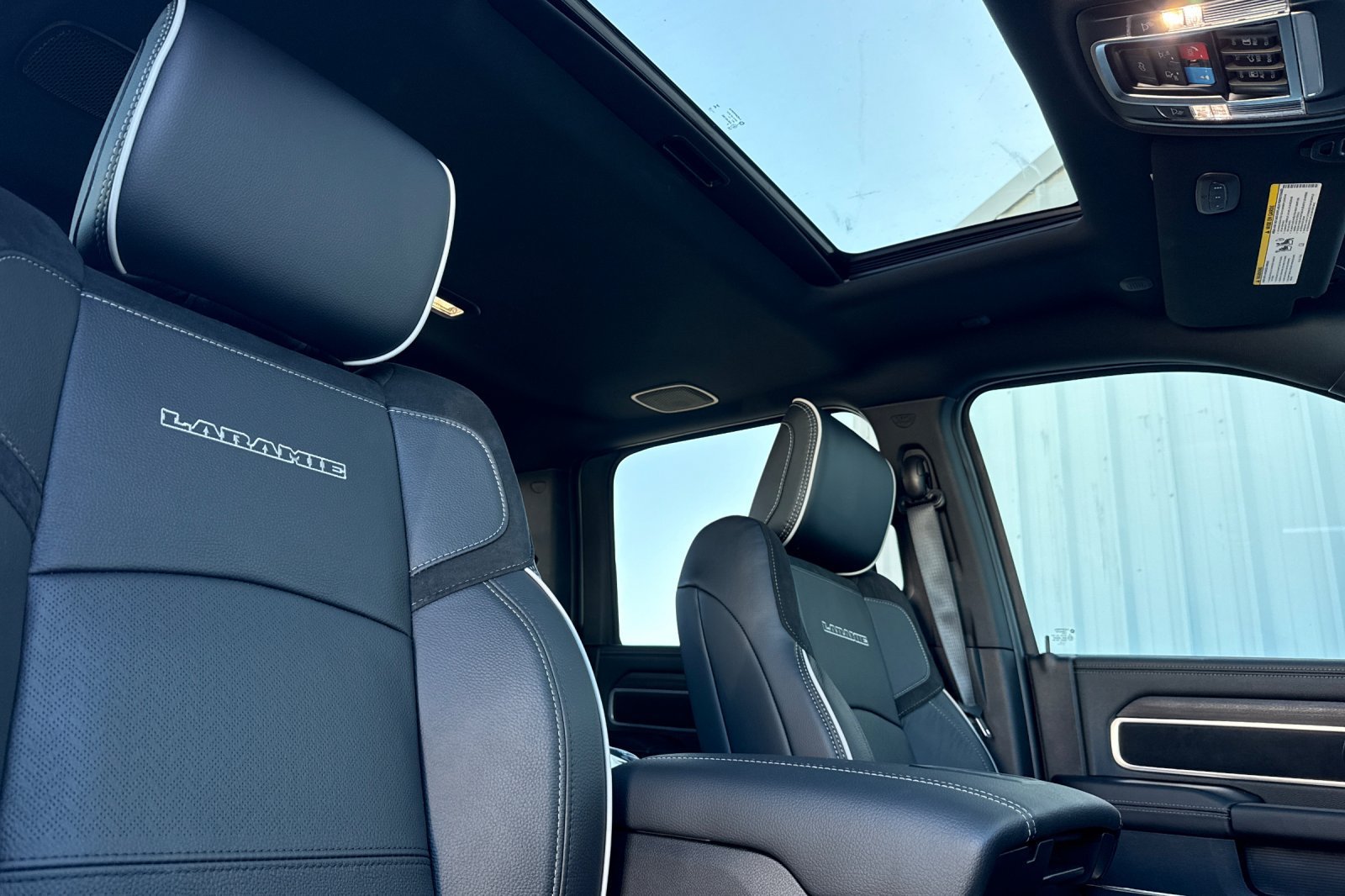 New 2026 RAM 3500 Laramie AWD/4WD image 19