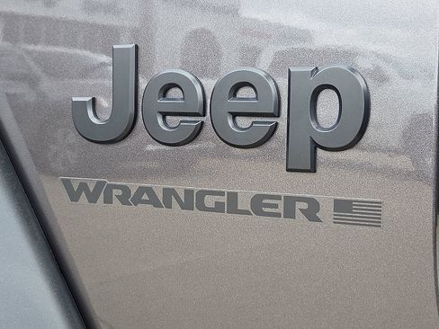 Used 2025 Jeep Wrangler Unlimited Sport AWD/4WD image 9