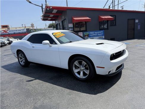 Used 2019 Dodge Challenger SXT image 47
