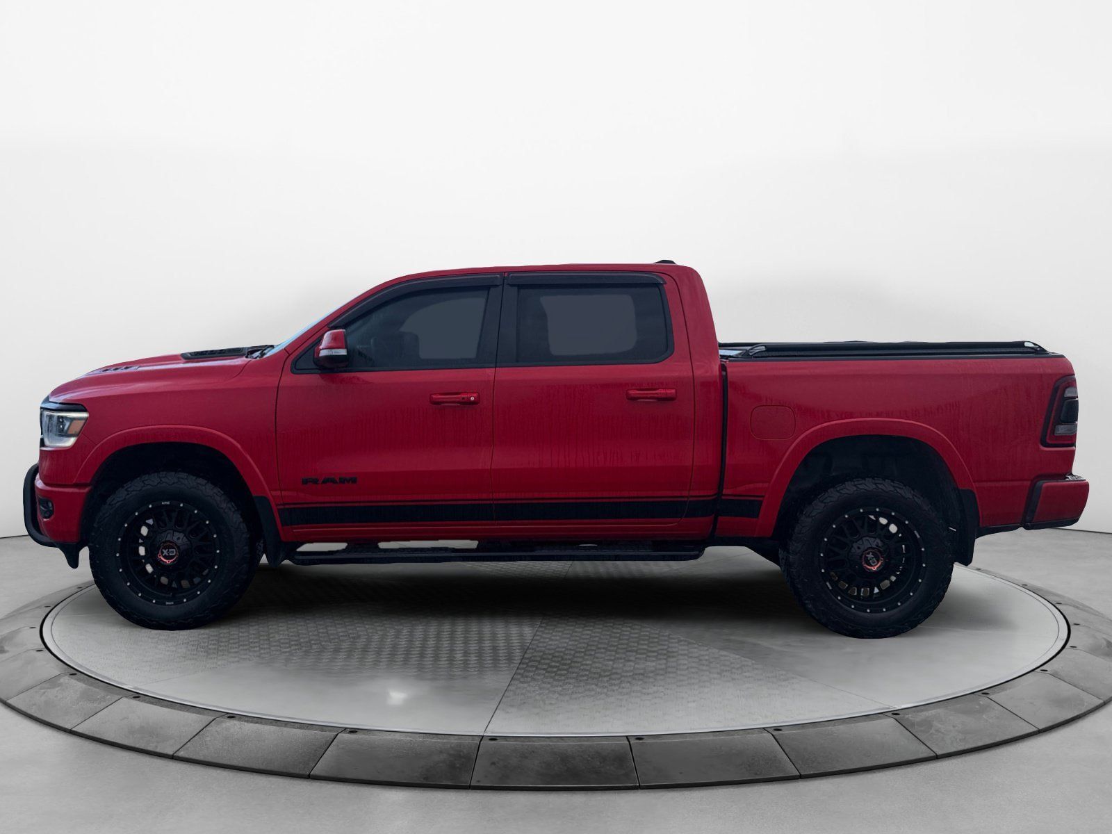 Used 2020 RAM 1500 Laramie AWD/4WD image 3