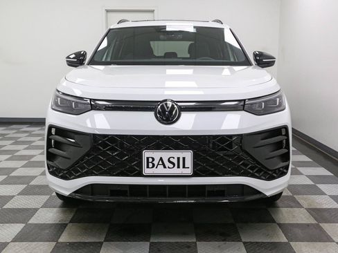New 2026 Volkswagen Tiguan SE R-Line AWD/4WD image 3