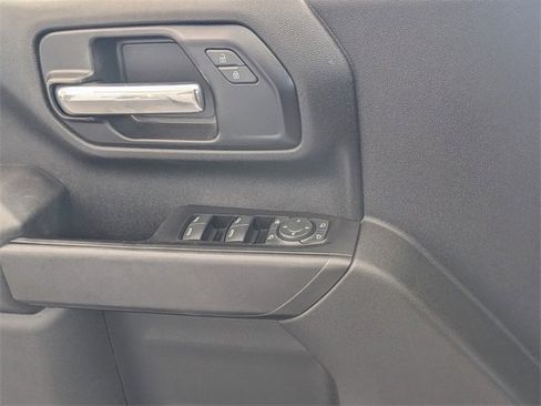 Used 2022 Chevrolet Silverado 2500 Custom w/ Custom Value Package image 25