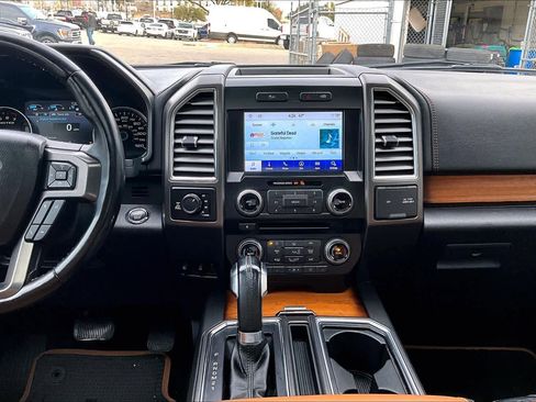 Used 2016 Ford F150 Limited image 6