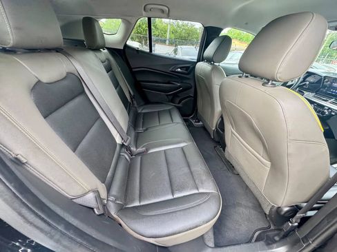 Used 2025 Chevrolet Trax ACTIV w/ Driver Confidence Package image 17