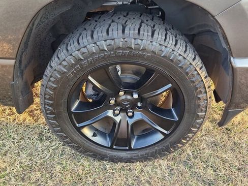 Used 2021 RAM 1500 Big Horn image 15