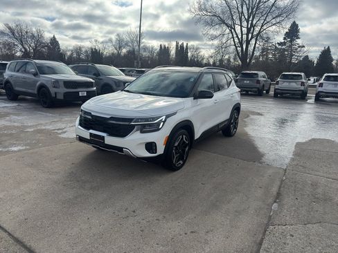 Used 2024 Kia Seltos SX image 2