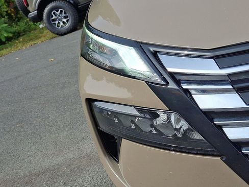 Used 2024 Nissan Rogue SV image 9