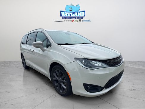 Used 2020 Chrysler Pacifica Limited FWD image 45