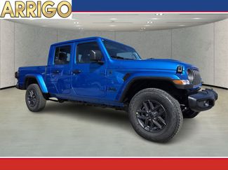 New 2026 Jeep Gladiator Sport video 1