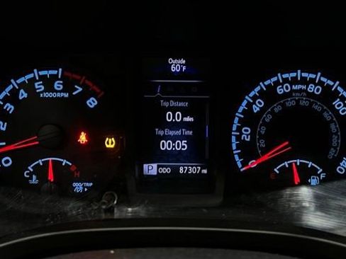 Used 2019 Toyota Tacoma SR w/ SR Convenience Package image 21