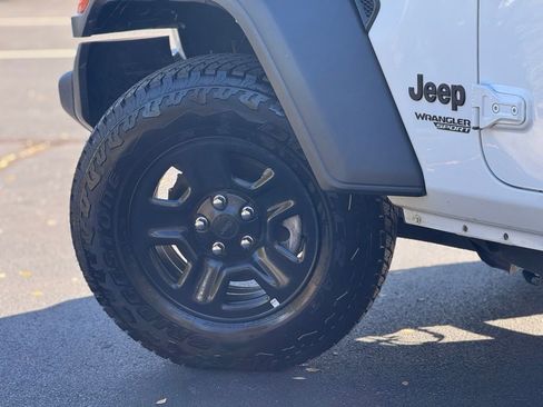Used 2021 Jeep Wrangler Sport image 10
