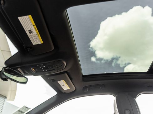 Certified 2025 Porsche Cayenne image 23