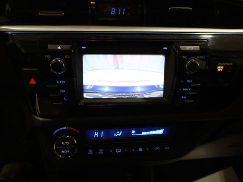 Used 2016 Toyota Corolla L image 26