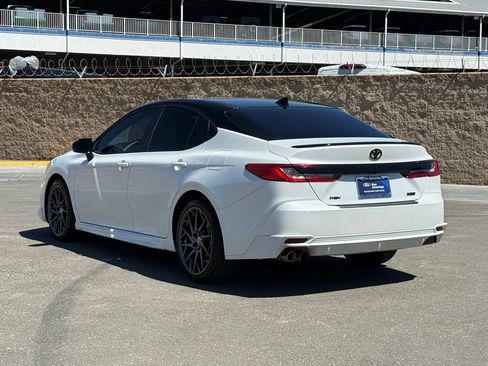 Used 2025 Toyota Camry XSE FWD image 5