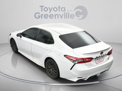 Used 2018 Toyota Camry SE FWD image 8