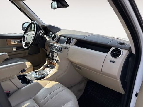 Used 2016 Land Rover LR4 HSE image 10