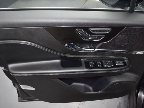 Used 2024 Lincoln Corsair Reserve AWD/4WD image 16