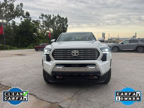 Used 2025 Toyota Tacoma Limited AWD/4WD image 2