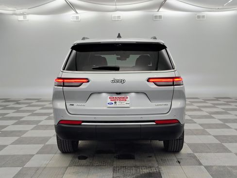 Used 2023 Jeep Grand Cherokee L Limited w/ Luxury Tech Group II image 9