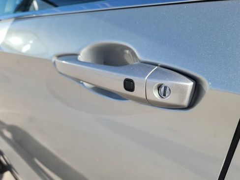 Used 2025 Mitsubishi Outlander SE AWD/4WD image 12