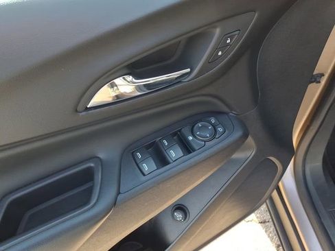 Used 2018 Chevrolet Equinox LT AWD/4WD image 17