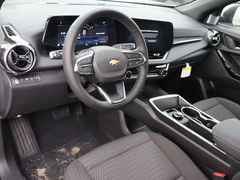 New 2026 Chevrolet Equinox LT w/ Safety and Technology Package AWD/4WD image 7