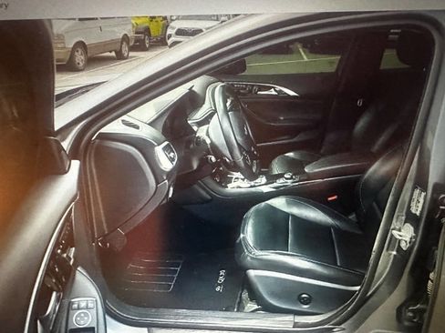 Used 2018 INFINITI QX30 FWD image 10