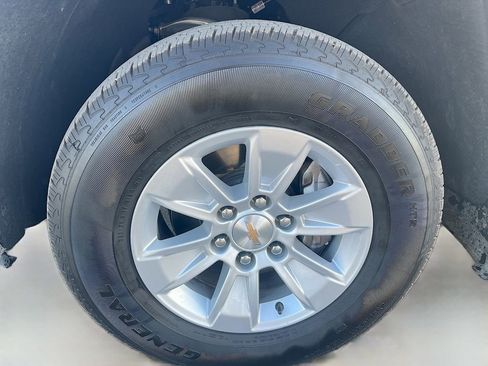 Used 2025 Chevrolet Silverado 1500 LT RWD image 31