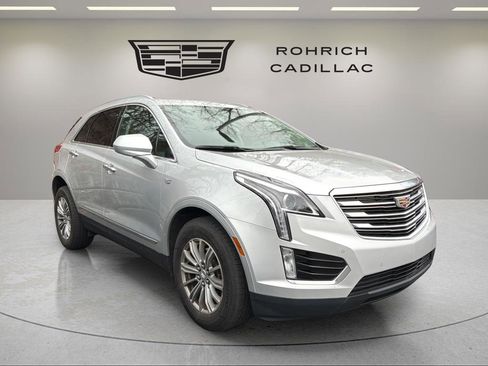 Used 2017 Cadillac XT5 Luxury w/ Driver Awareness Package image 4