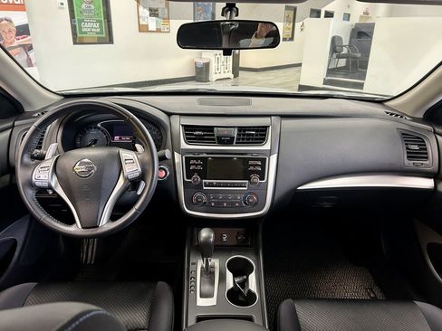 Used 2016 Nissan Altima 2.5 SR FWD image 10
