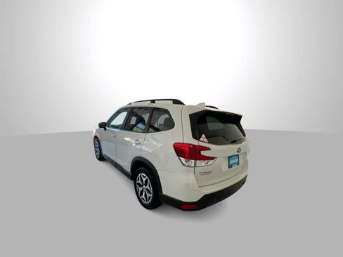 Used 2019 Subaru Forester Premium AWD/4WD image 6