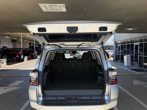 Used 2022 Toyota 4Runner SR5 RWD image 10