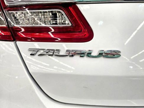 Used 2017 Ford Taurus SEL image 40