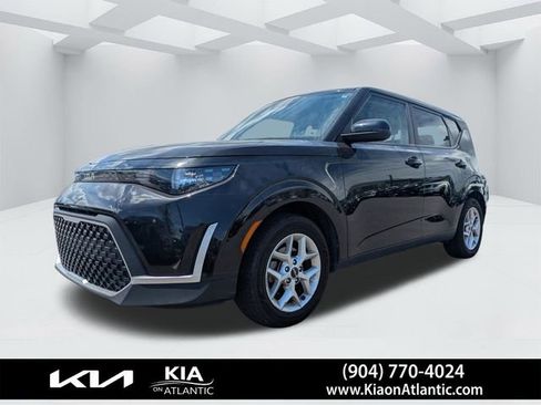 Used 2024 Kia Soul LX w/ Option Group 015 FWD image 7