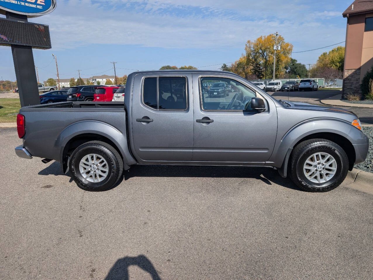 Used 2019 Nissan Frontier SV AWD/4WD image 10