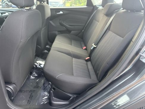 Used 2018 Ford Focus SE FWD image 13