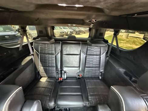 Used 2025 Cadillac Escalade ESV Sport Platinum w/ LPO, ONYX Package AWD/4WD image 24