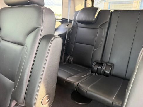 Used 2019 GMC Yukon SLT w/ Premium Edition AWD/4WD image 32