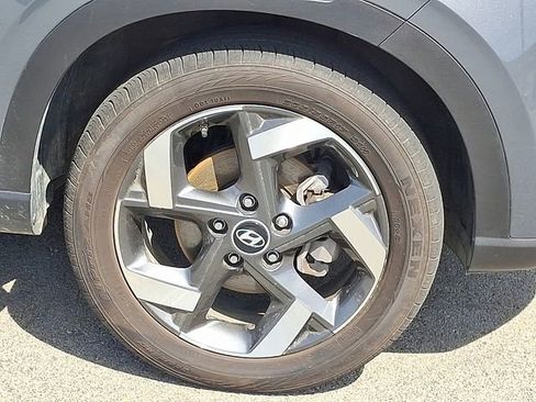 Used 2026 Hyundai Venue SEL FWD image 8