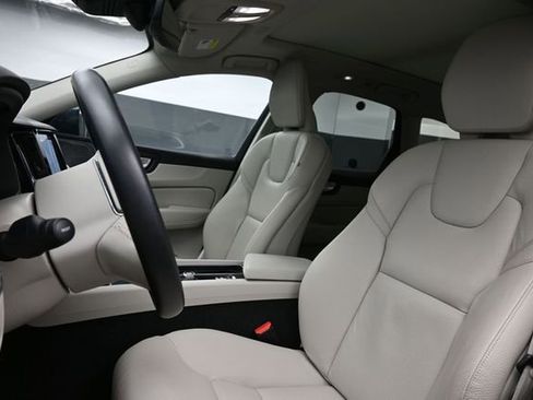 Used 2023 Volvo XC60 B5 Plus w/ Protection Package Premier FWD image 10