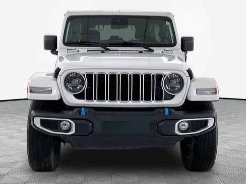 Used 2024 Jeep Wrangler Unlimited Sahara AWD/4WD image 2