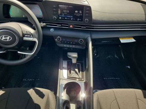 New 2025 Hyundai Elantra Blue image 20