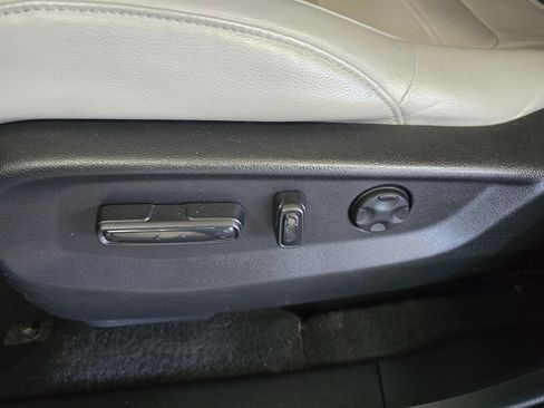 Used 2017 Honda CR-V EX-L image 19