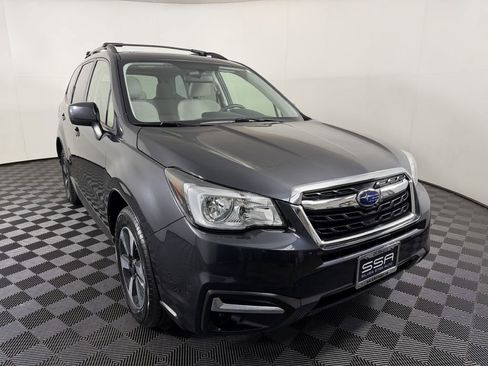 Used 2017 Subaru Forester 2.5i Premium w/ All-Weather Package AWD/4WD image 3