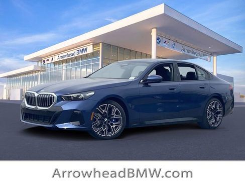 Used 2025 BMW 530i 530i w/ M Sport Package image 1