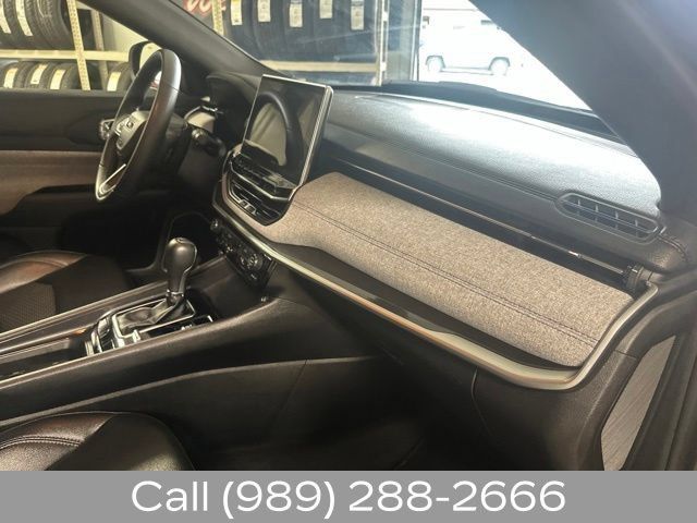 Used 2024 Jeep Compass Latitude AWD/4WD image 19