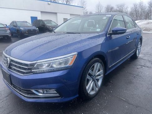 Used 2017 Volkswagen Passat 1.8T SE image 4