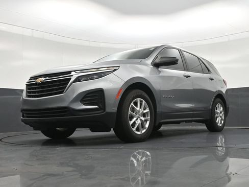 Used 2023 Chevrolet Equinox LS FWD image 23