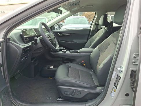 New 2025 Kia EV6 Light w/ Light LR Technology Package image 6
